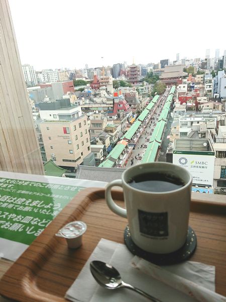 浅草寺を見下ろしながらのカフェタイム
