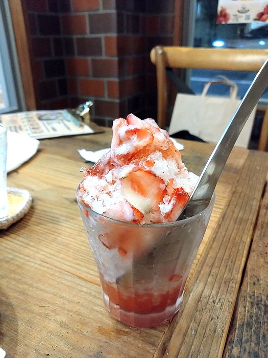イチゴとアイスクリームのかき氷
