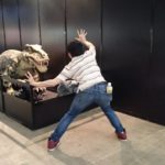 恐竜と戦う