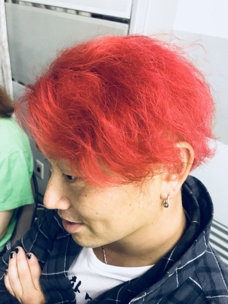 赤髪の男